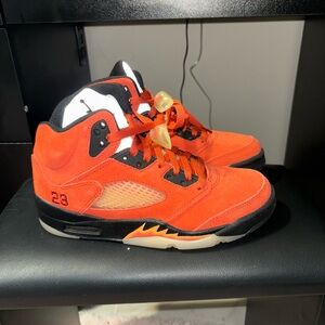 Air Jordan retro 5’s “Dunk on Mars”